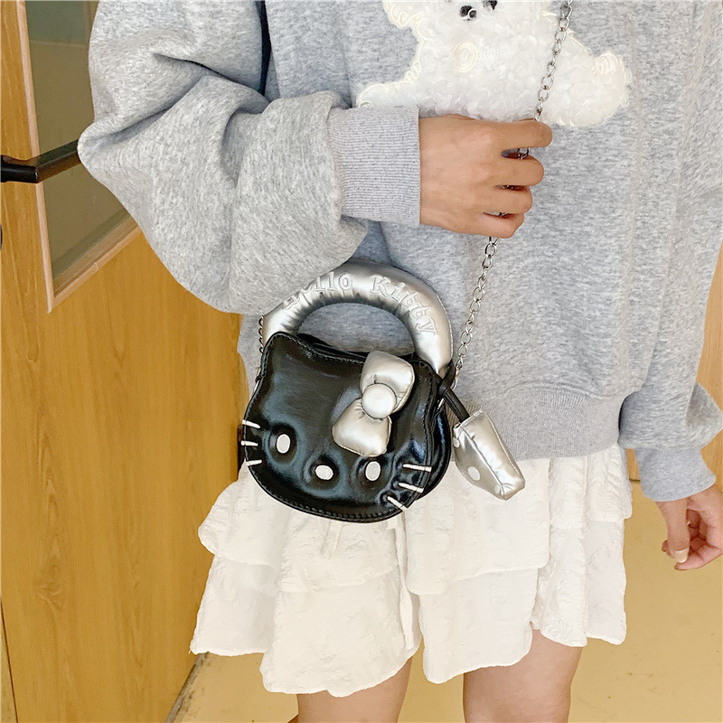 Sanrio Hello Kitty crossbody m - Luxury Bags In Japan recensione e prezzo