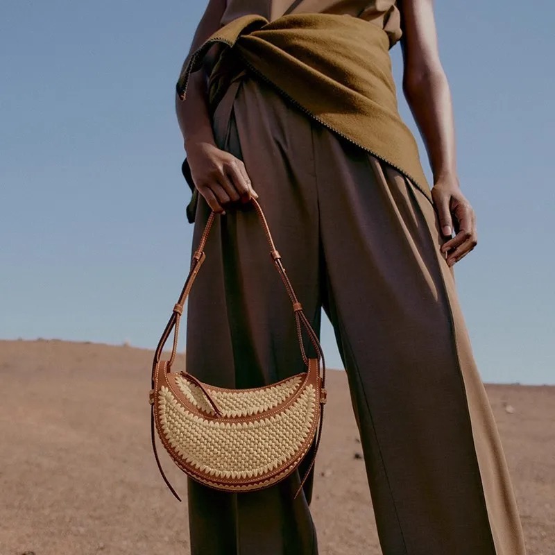 Women's Woven Top-handle Bag L - Luxury Bags Medium Size recensione e prezzo