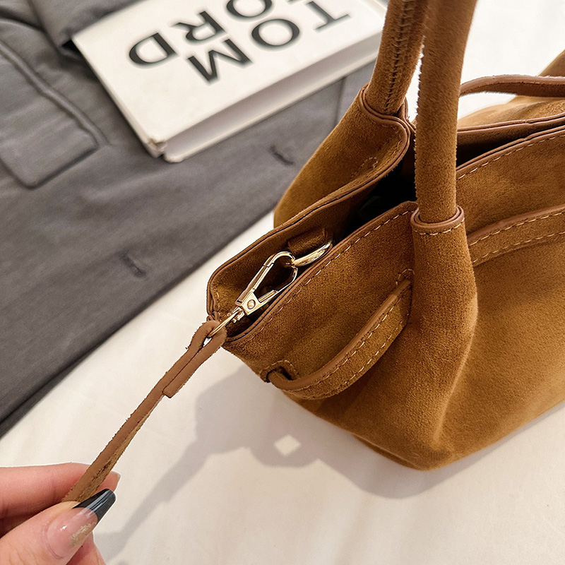 MOODS Burgundy Round Top-handl - Luxury Bags Medium Size recensione e prezzo
