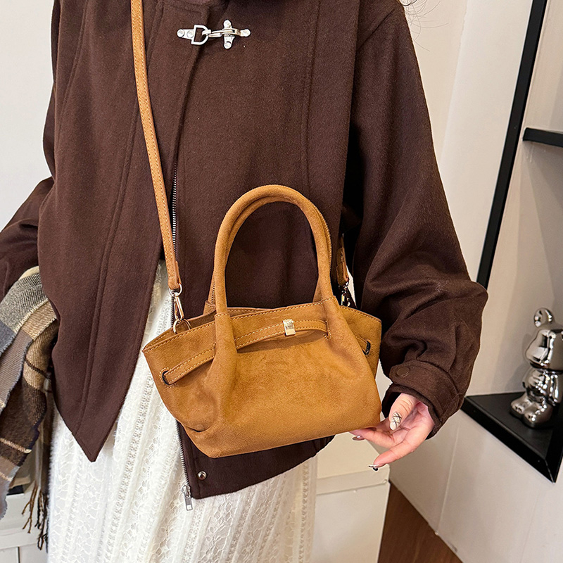 MOODS Burgundy Round Top-handl - Luxury Bags Medium Size recensione e prezzo